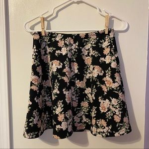 Forever 21 Black and Pink Floral Mini Skirt Size M